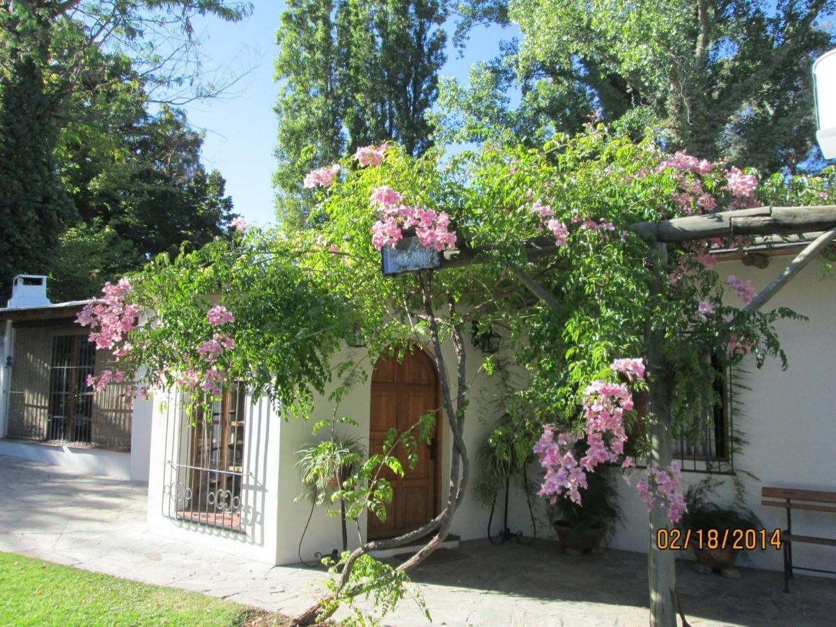 Posada Posta Benegas Годой Крус Екстериор снимка